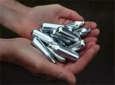 German government to strictly control sales of “laughing gas”